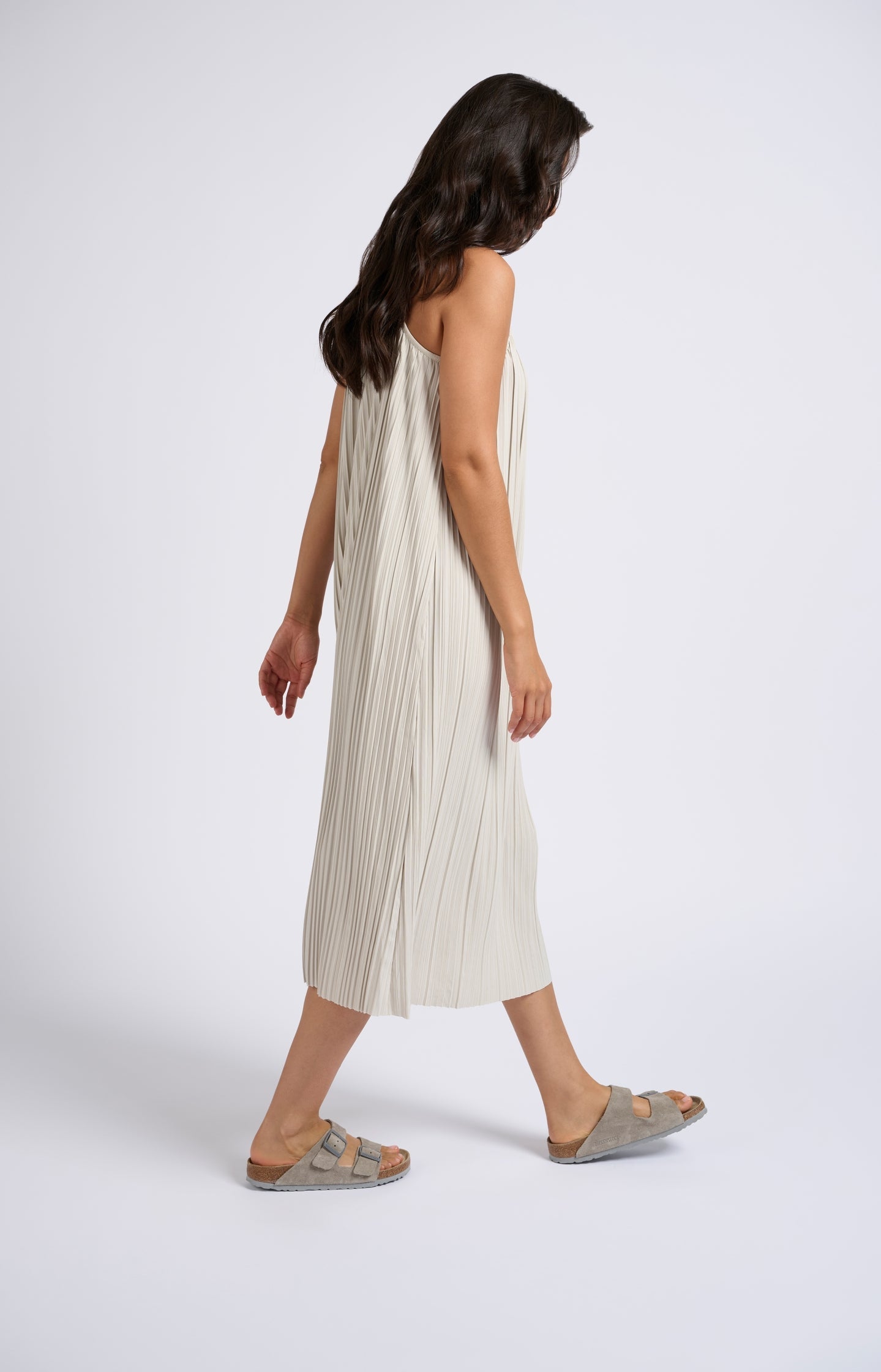 Jersey plisse dress with thin straps in flowy fit