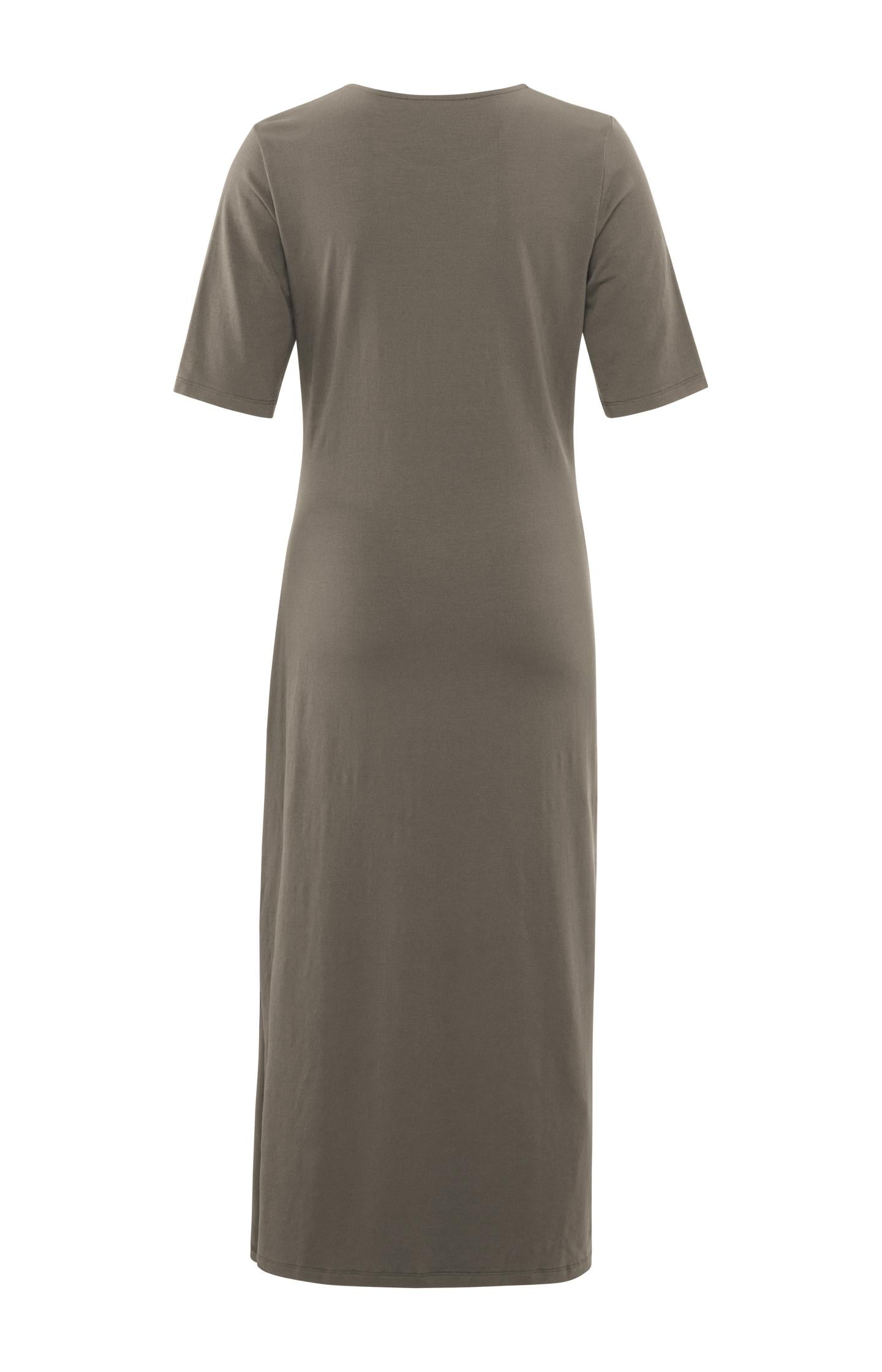 Midi dress with short sleeves, pleated ring detail and slit