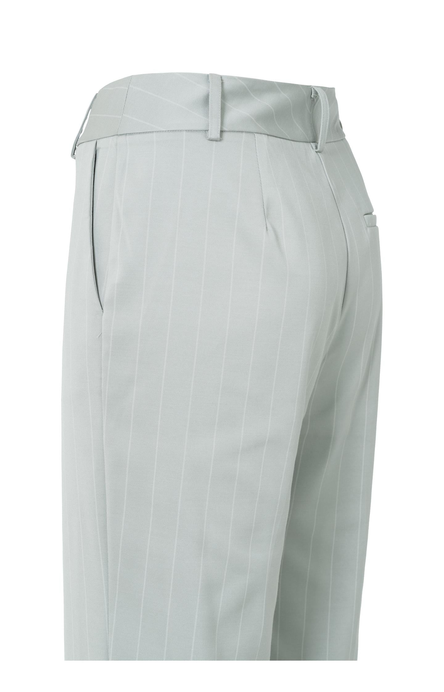 Loose fit pantalon with zip fly, pockets and stripes