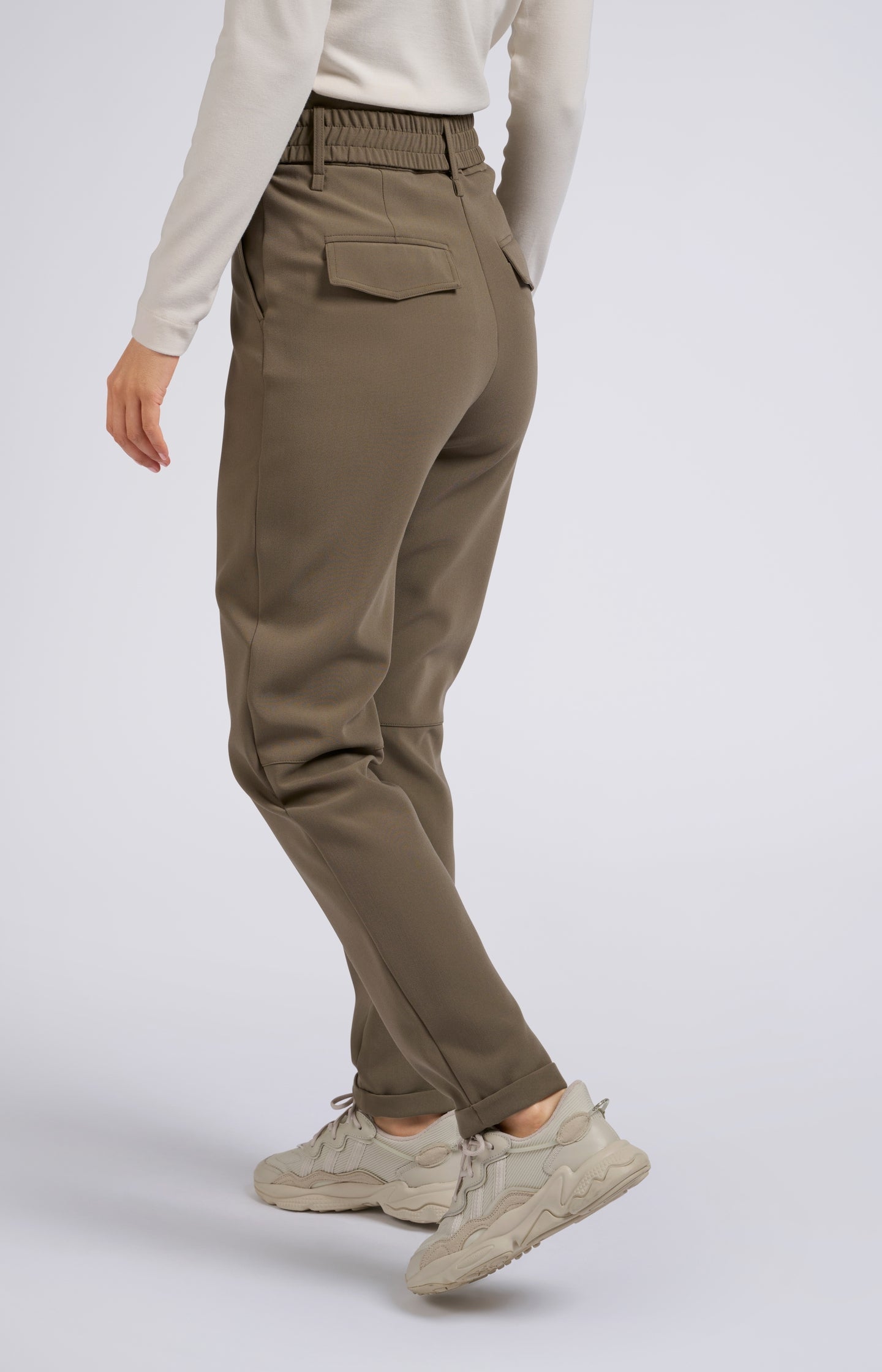 Woven pants with high waist and straight legs