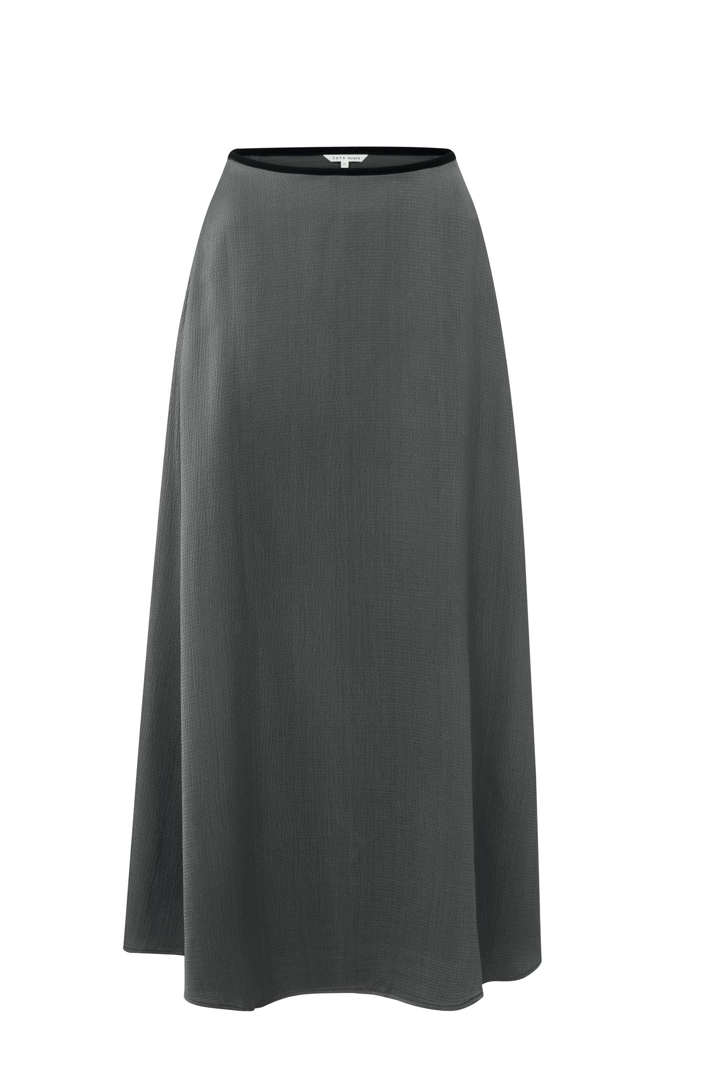 Flowy midi skirt in A-line shape with buttons