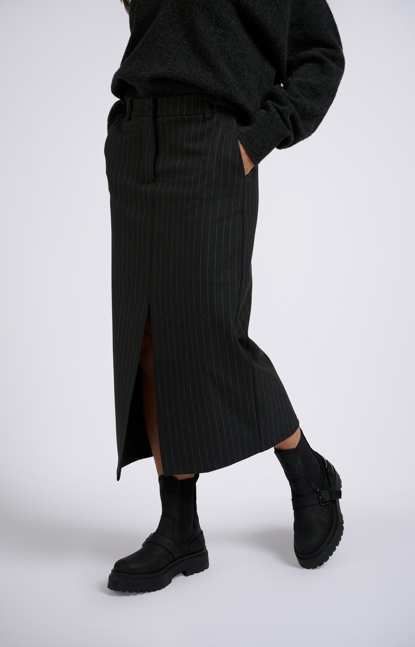 Midi skirt with pinstripes and front slit