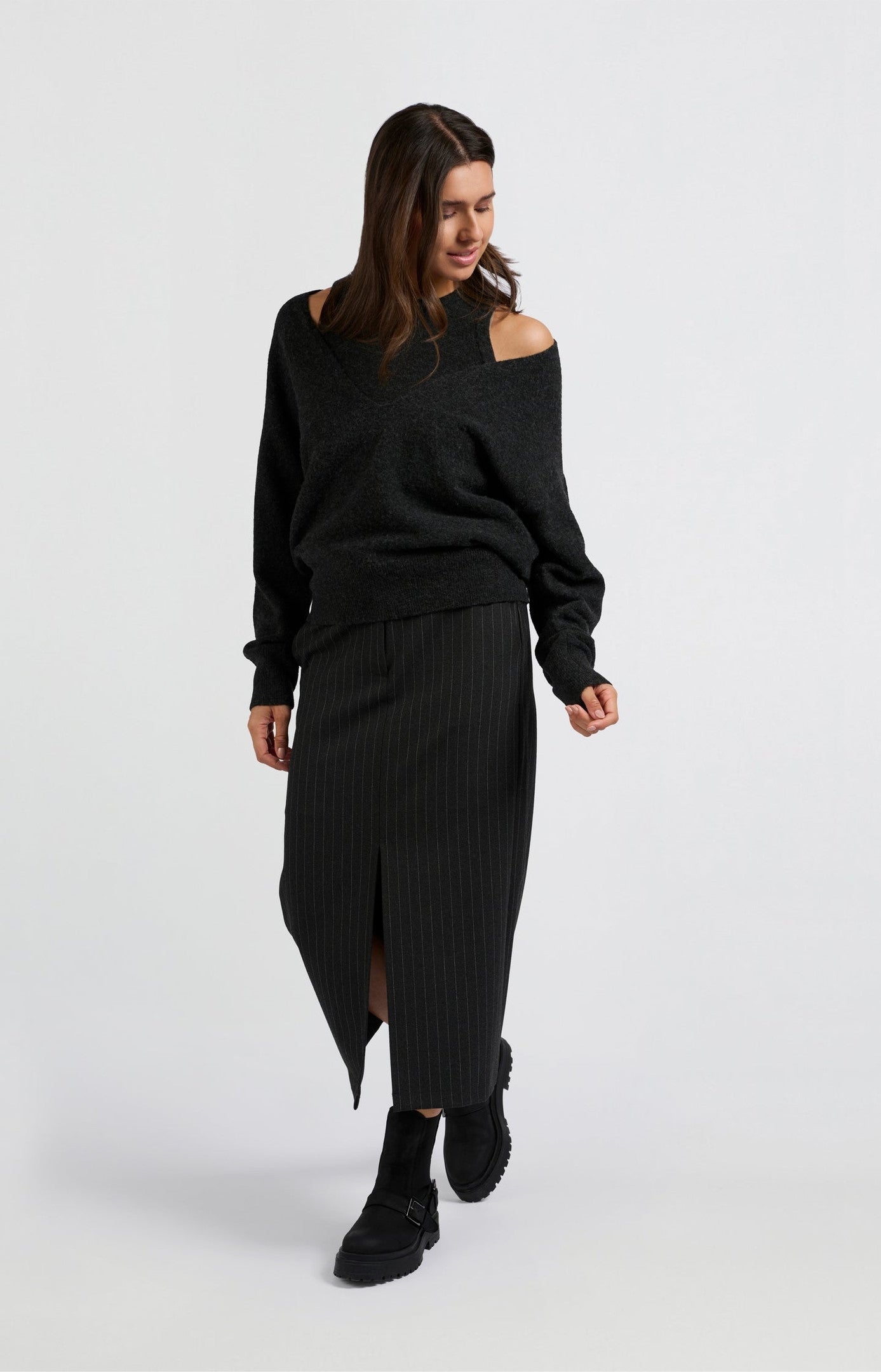 Midi skirt with pinstripes and front slit