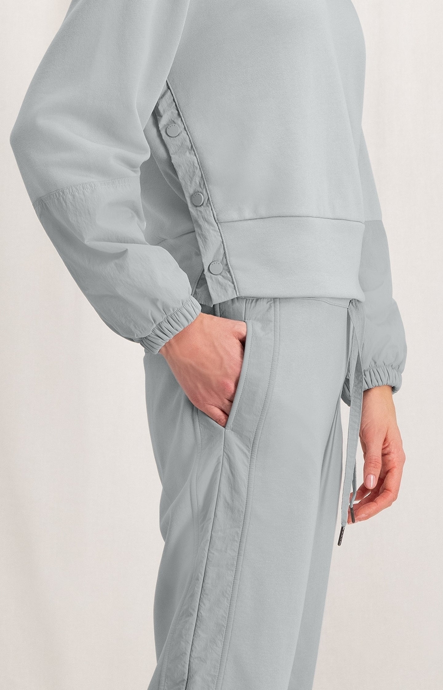 Jersey jogging trousers with straight legs and drawstring