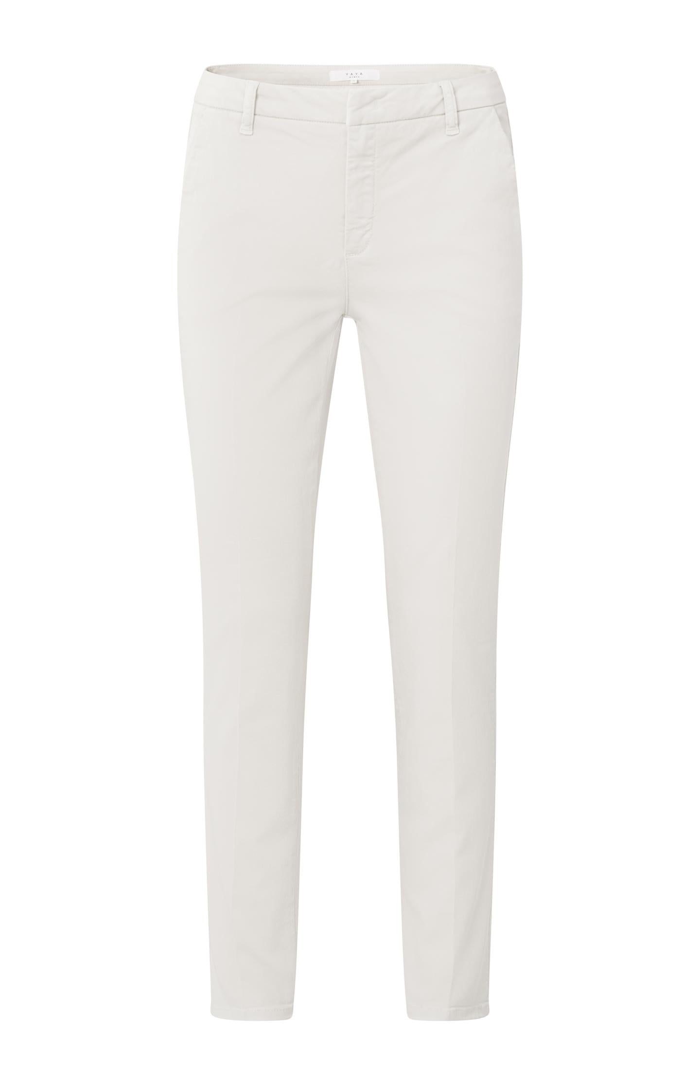 Basic chino with straight leg, side pockets and zip fly