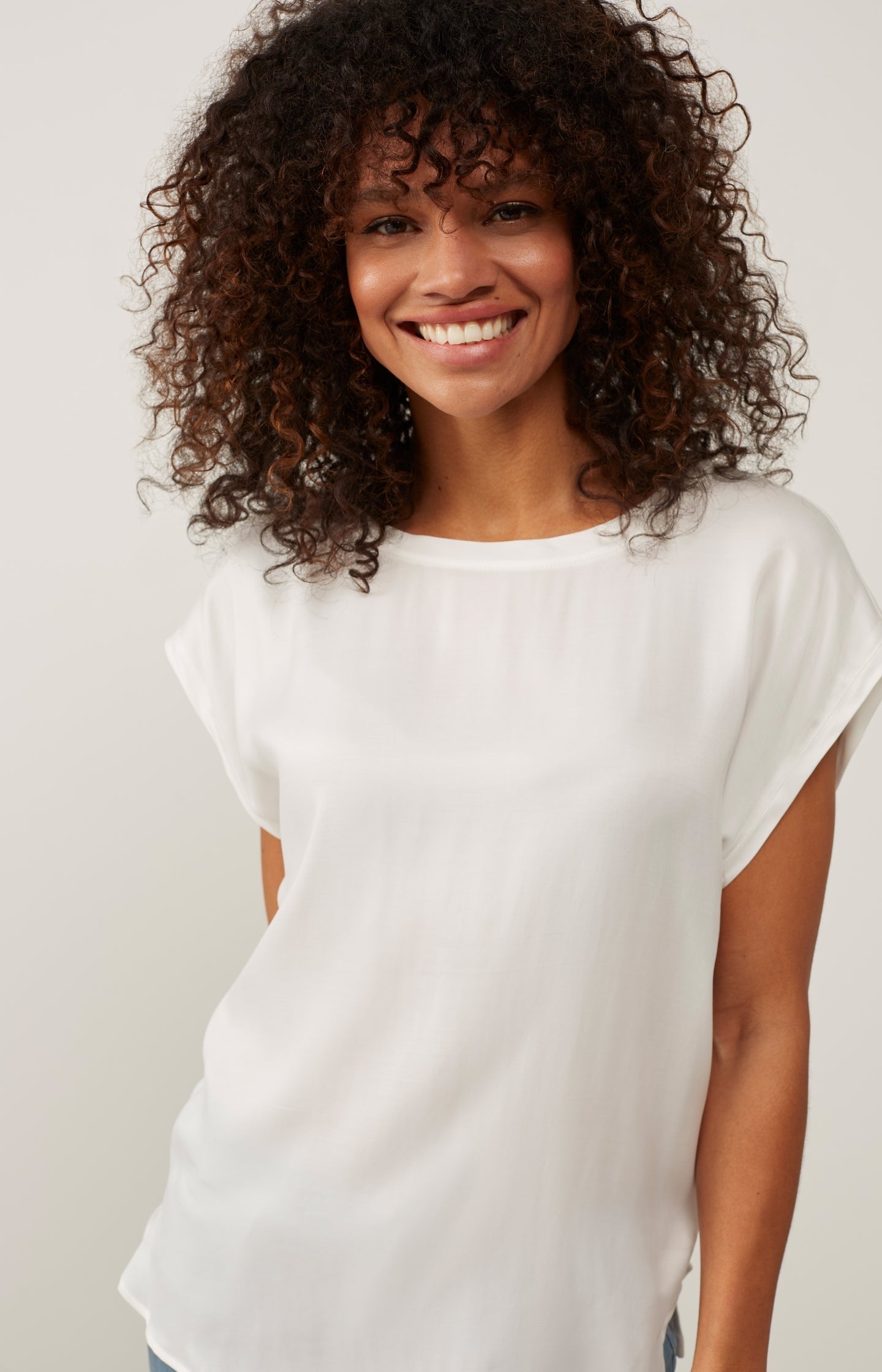 Basic mixed fabric top with round neck and cap sleeves