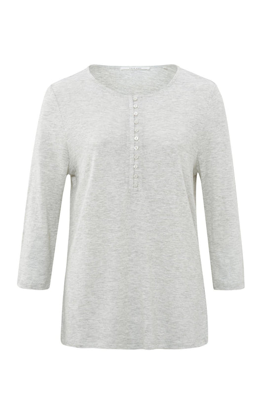 Shirt with 3/4 sleeves and round neck with button closure