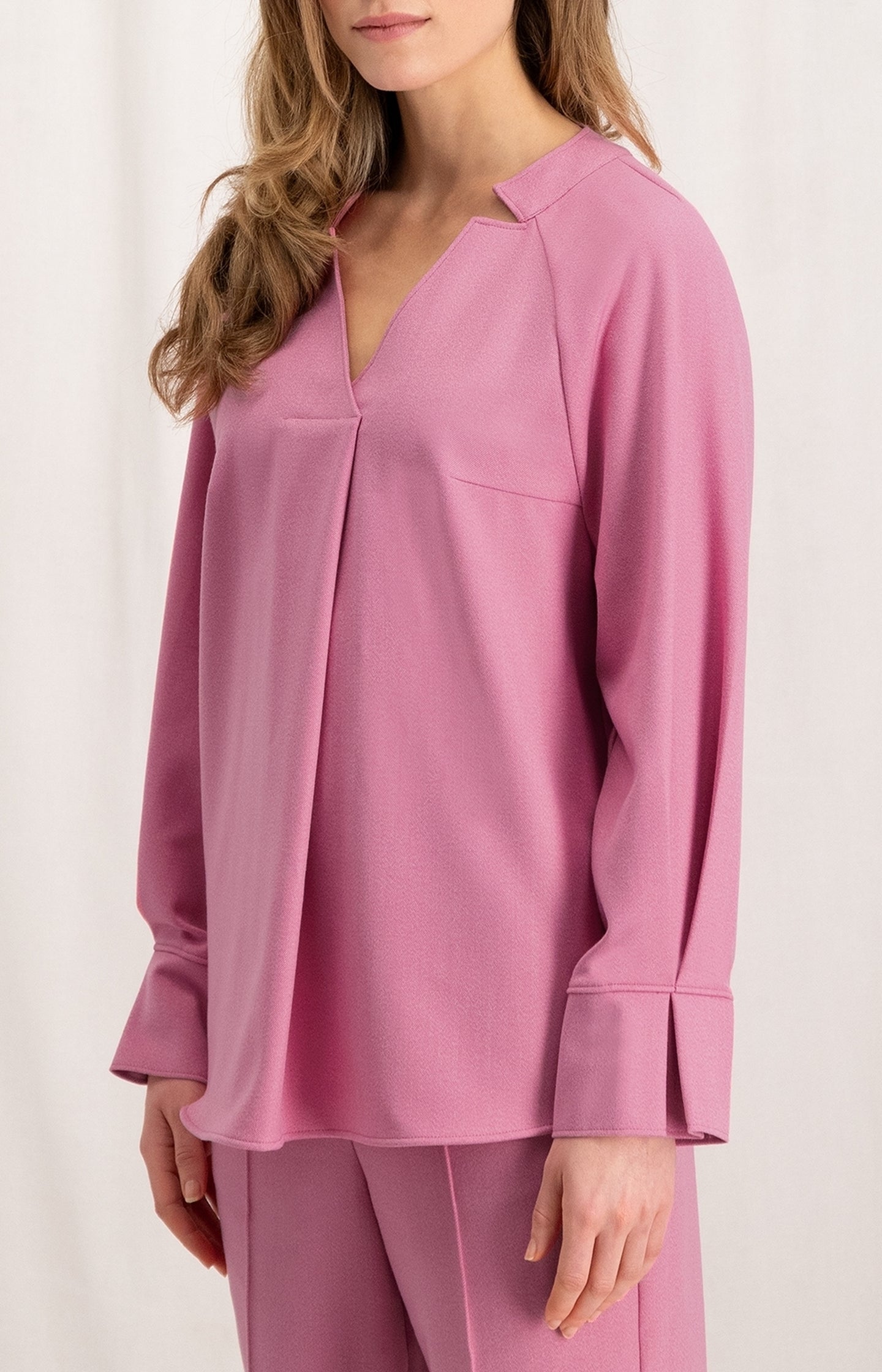 Wide fit top with detailed V-neck, long sleeves and pleated details