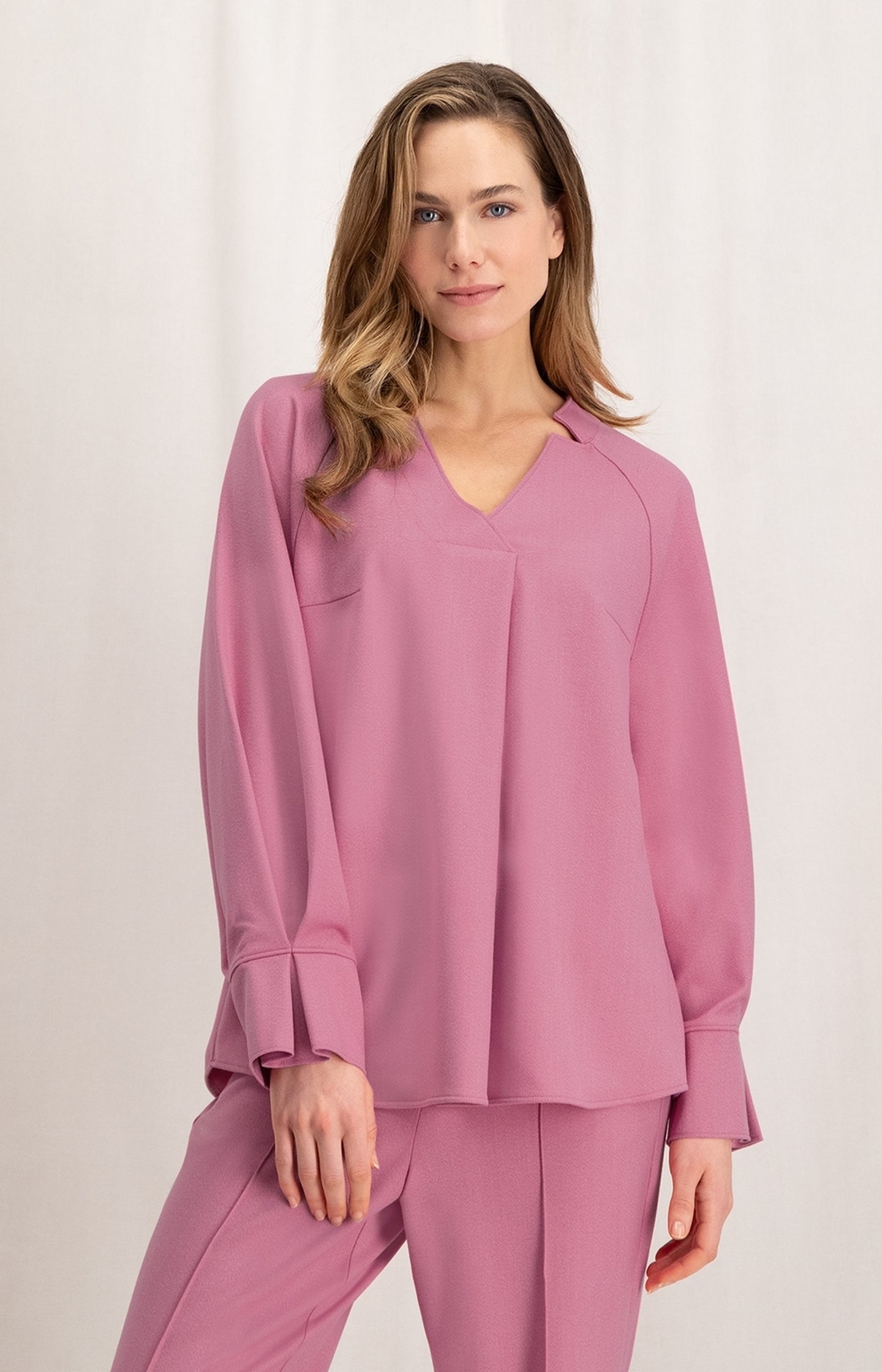 Wide fit top with detailed V-neck, long sleeves and pleated details