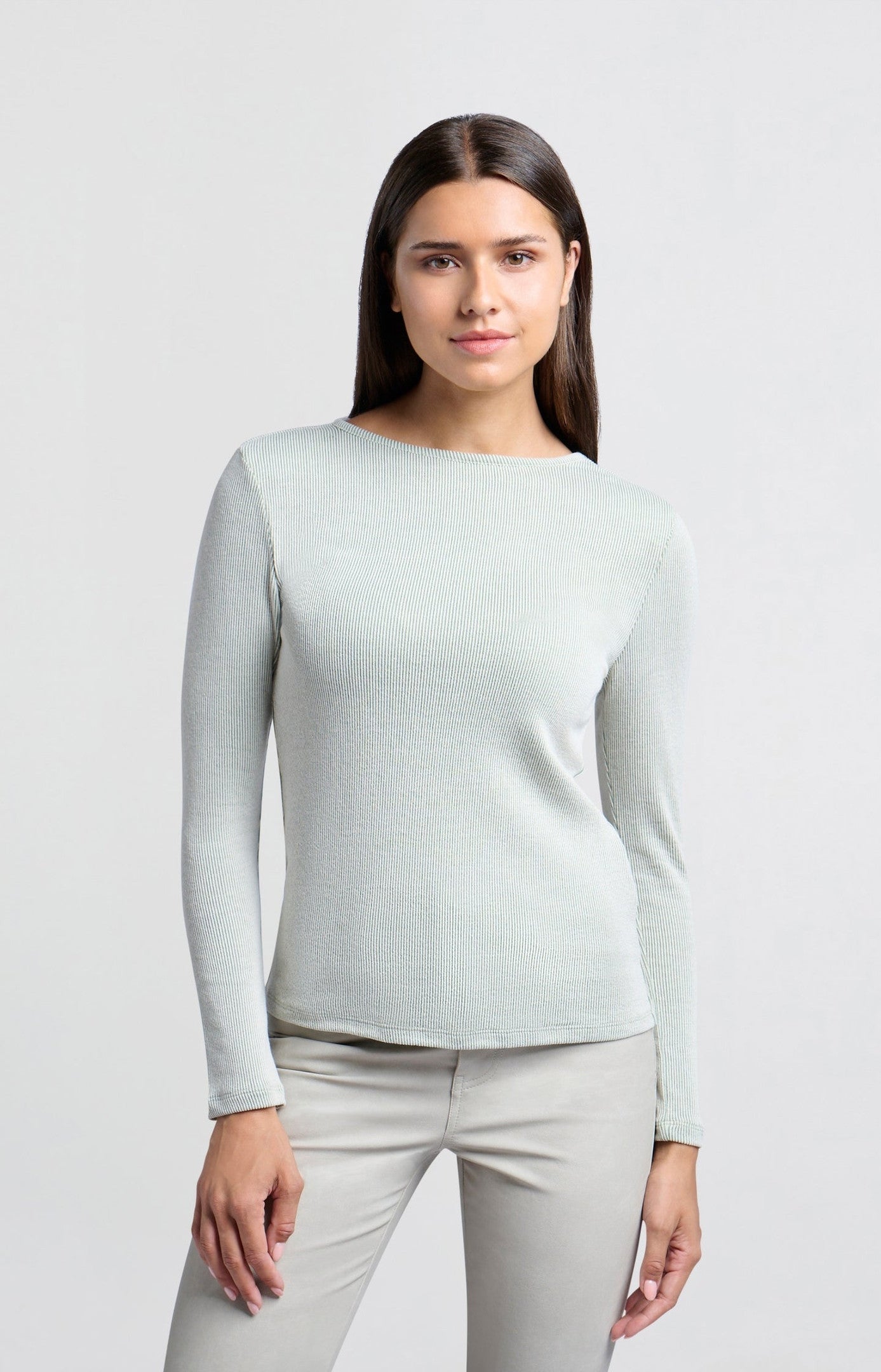 Ribbed top with long sleeves, round neck and shoulder pads