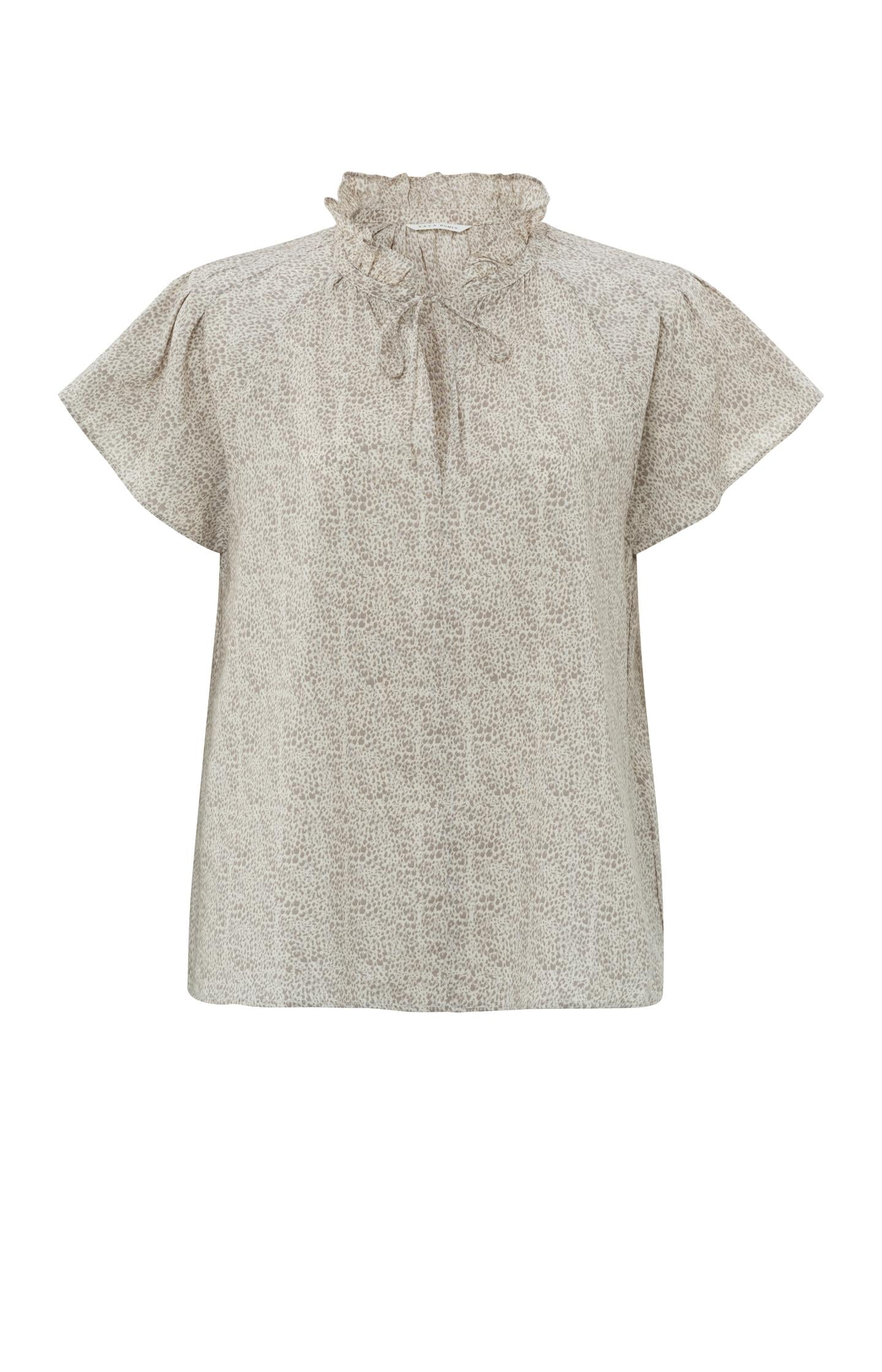 Top with high ruffled neck, short sleeves and print