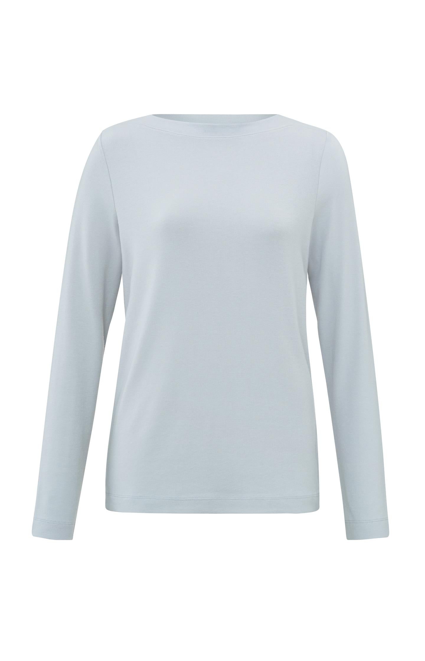 Boat neck top with long sleeves and fitted fit