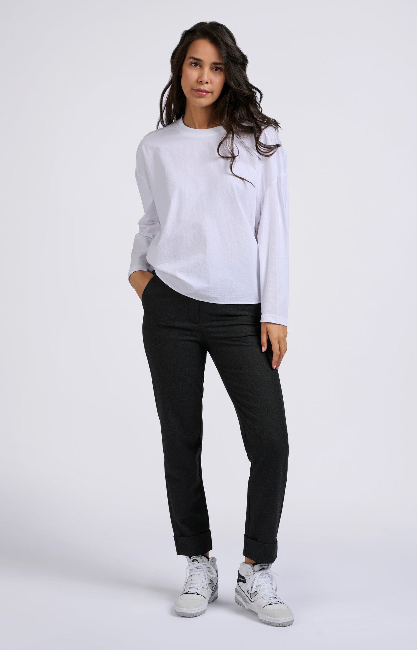 White long-sleeve top with round neck in mixed materials